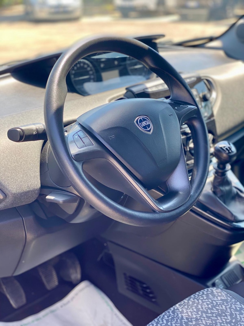 Lancia-Ypsilon 7/3/2026 12:00:00 AM Ibrida in vendita