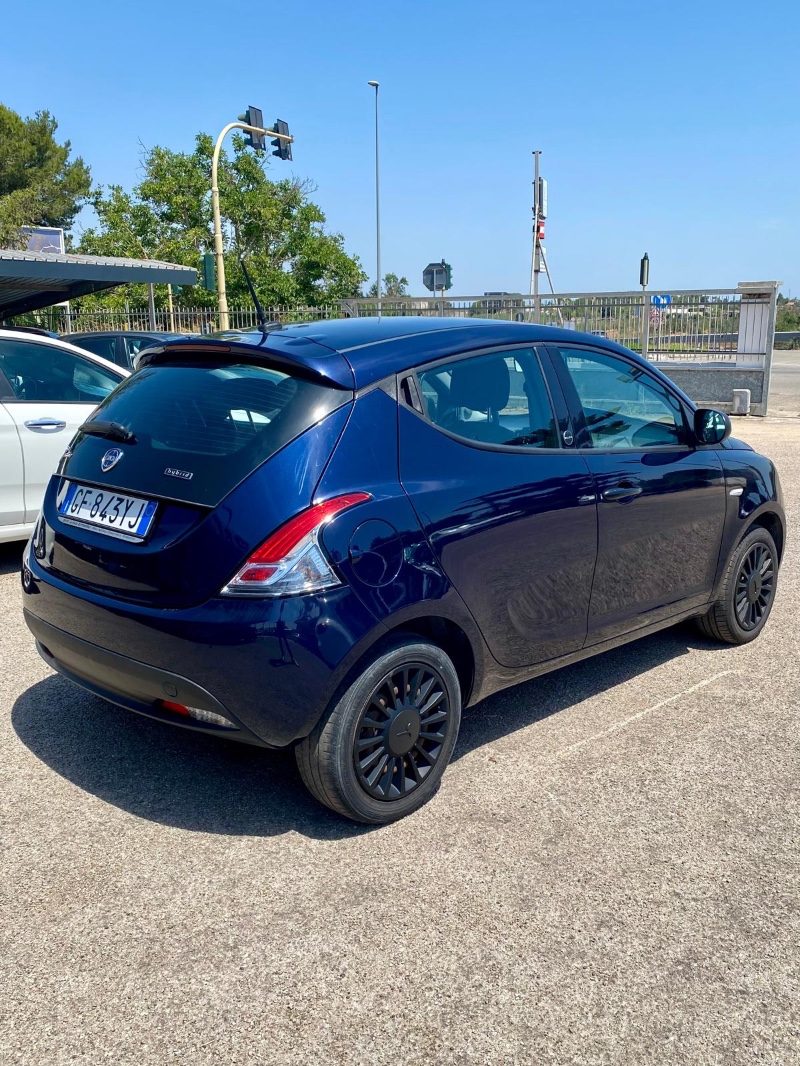 Lancia-Ypsilon 7/3/2026 12:00:00 AM Ibrida in vendita