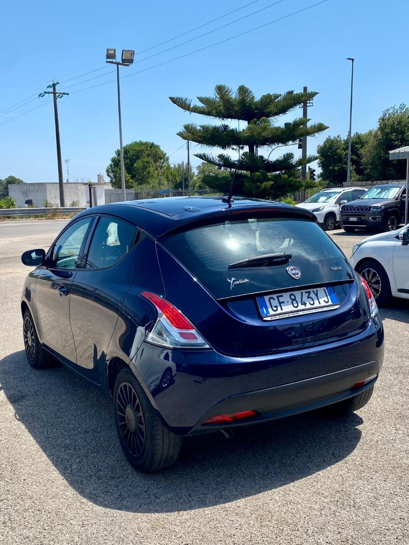 Lancia-Ypsilon 7/3/2026 12:00:00 AM Ibrida in vendita