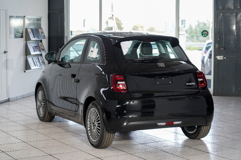 Fiat-500 7/15/2026 12:00:00 AM Ibrida in vendita