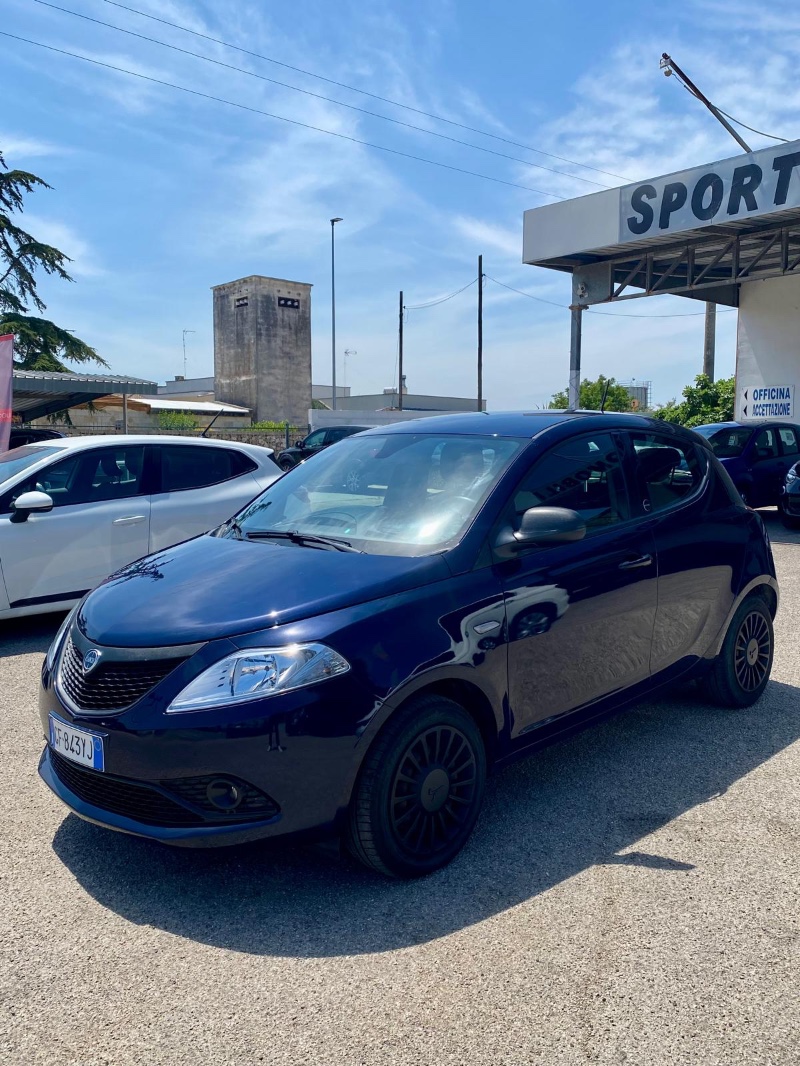 Lancia-Ypsilon 7/3/2026 12:00:00 AM Ibrida in vendita