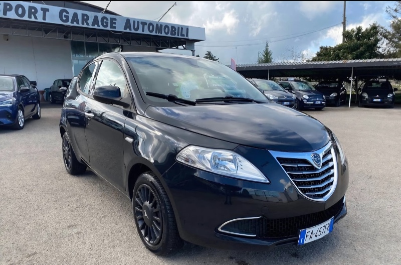 Lancia Ypsilon